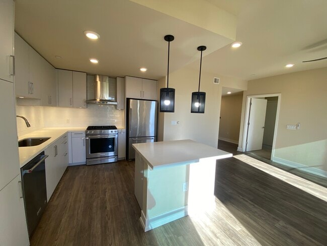 Photo - 1048 Monroe St Unidad 3rd fl
