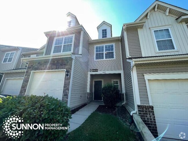 Building Photo - Fresh and finished: 3 bed, 2.5 bath townho... Rental