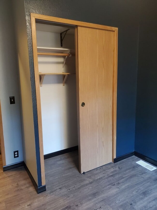 Photo - Nice One Level Single Family Home Located in a quiet Cul-de-sac! Water & sewer is Included !