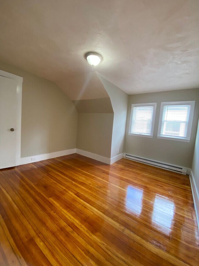 39 Salem St Unit 3