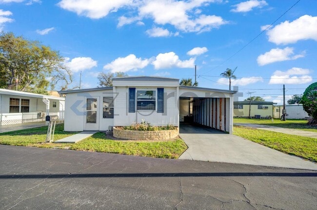 Photo - 27466 US Hwy 19 N