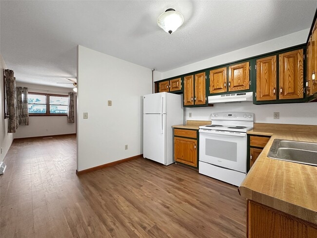 Photo - 211 Walnut St