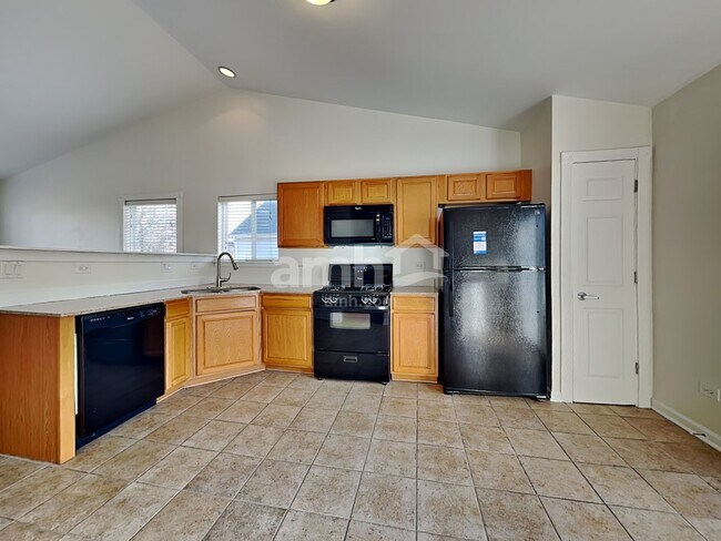 Photo - 915 Mission Blvd