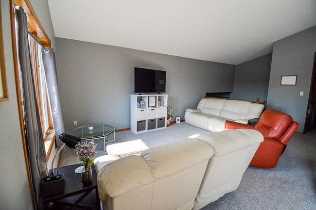 Photo - Bright 4BR on Corner Lot in SW Rochester