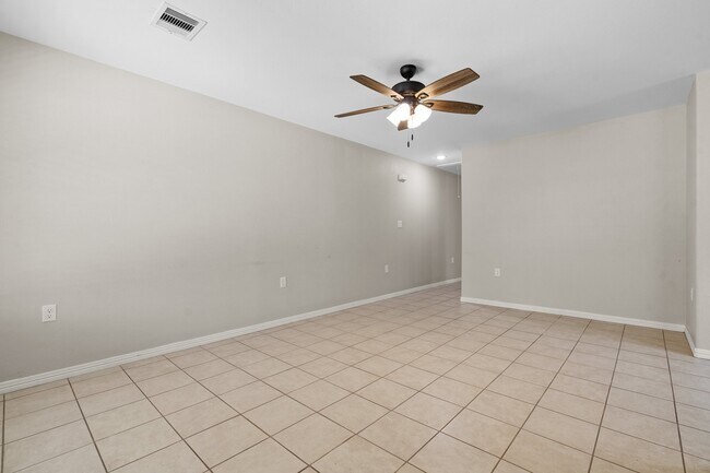 Photo - 139 S Bend Ct