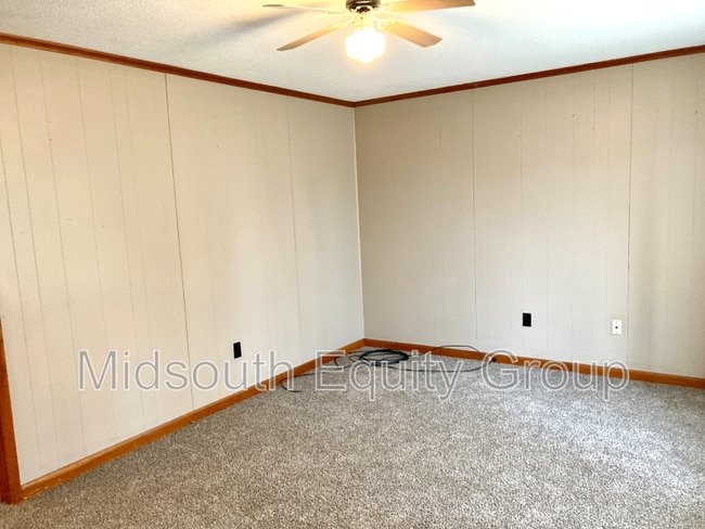 Photo - 106 Parkburg Rd