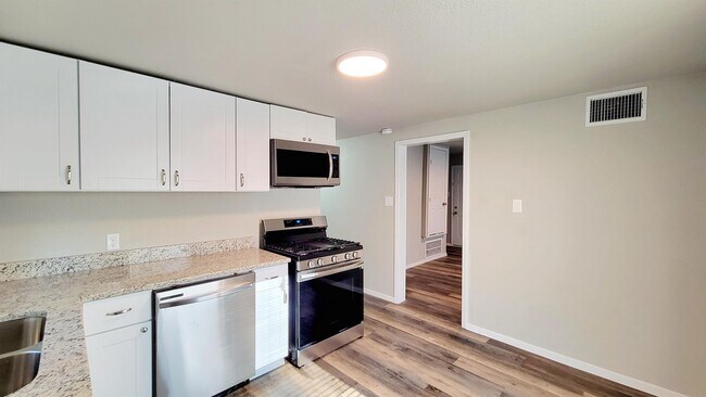 Photo - 1221 Stanford St