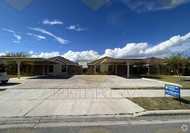 Building Photo - 3007 Linda Vista St Unit D Rental