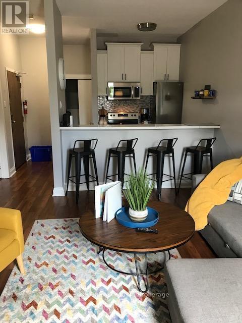 Photo - 254 Picton Main St