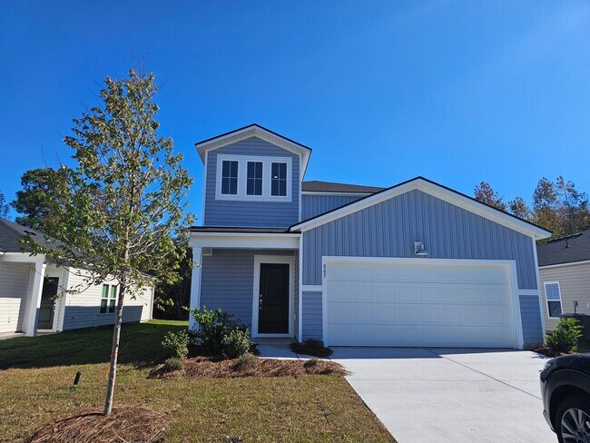 Building Photo - 5 Bedroom/ 2.5 Bath in Waterfall Village