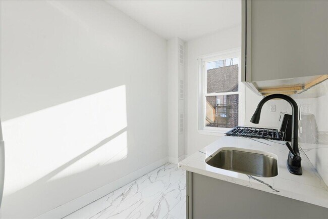 Photo - 117 Corbin Ave Unit 405