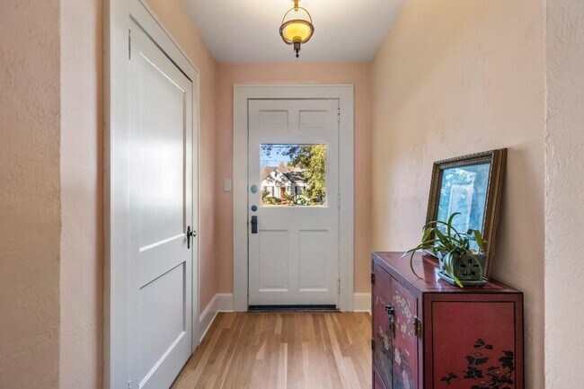 Photo - 821 Ingleside Ave