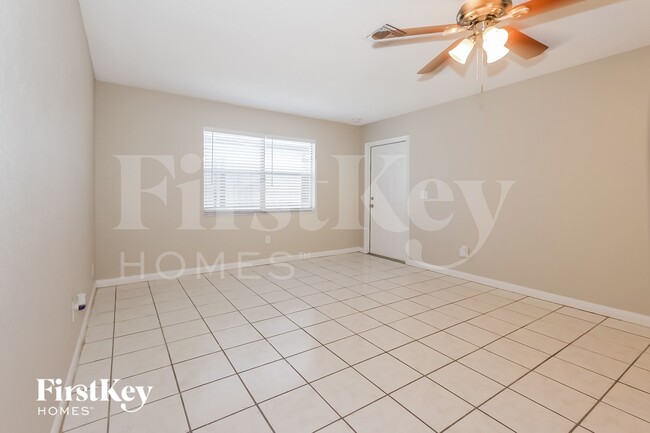 Photo - 617 S A St