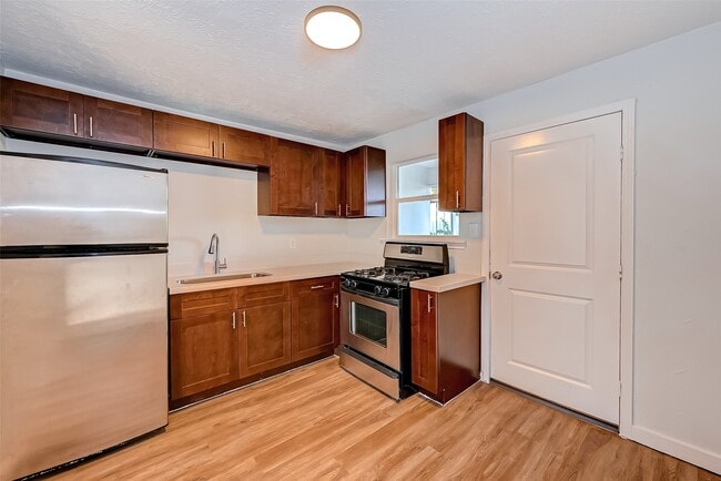 Photo - 6420 Conley St
