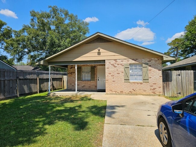 Building Photo - Available Now! Rental