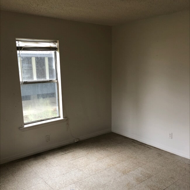 Photo - 606 Richardson Ave