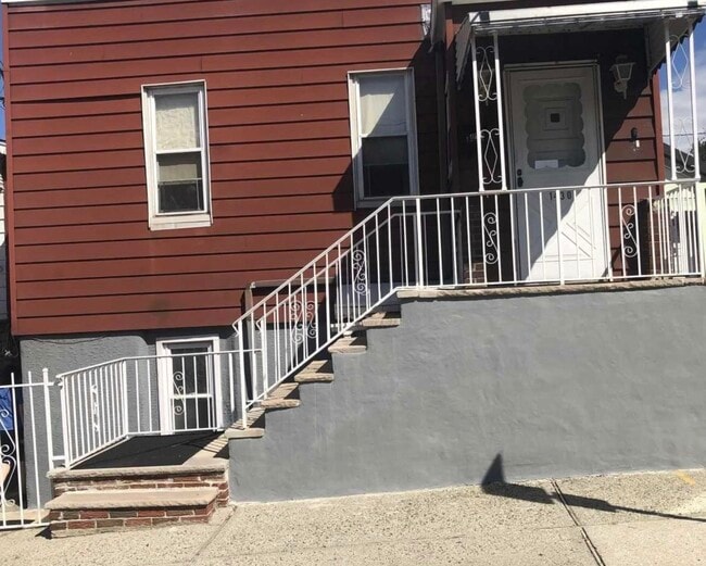 Building Photo - 1430 44th St Unit 1