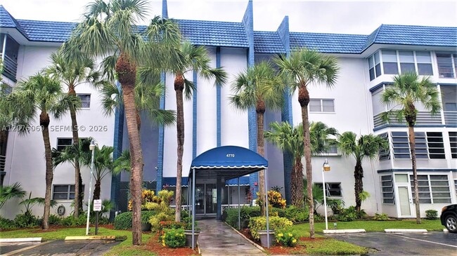 Building Photo - 4770 NW 21st St Unit 203