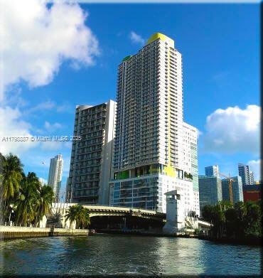 Photo - 185 SW 7th St Unidad 1802 Rental