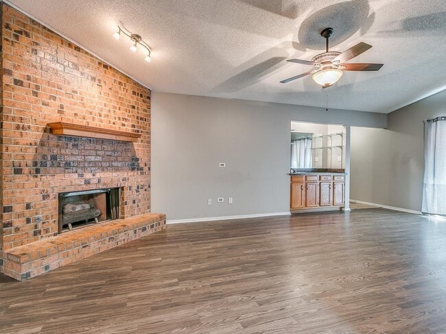 Photo - 712 NW 137th St