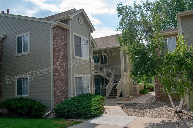 2 Bedroom Condo Near Campus West! - 2 Bedroom Condo Near Campus West!