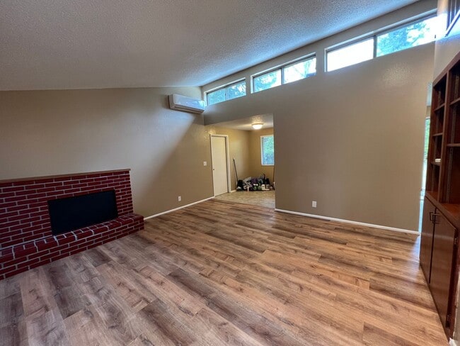 Building Photo - 28th Ave and Garfield St Unit Garfield