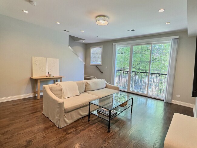 Photo - 2538 N Southport Ave Unit 2F