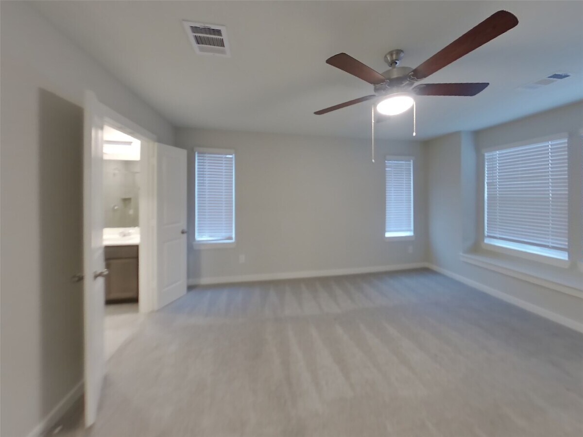 Photo - 9835 Willow Creek Commerce Dr Unit 610