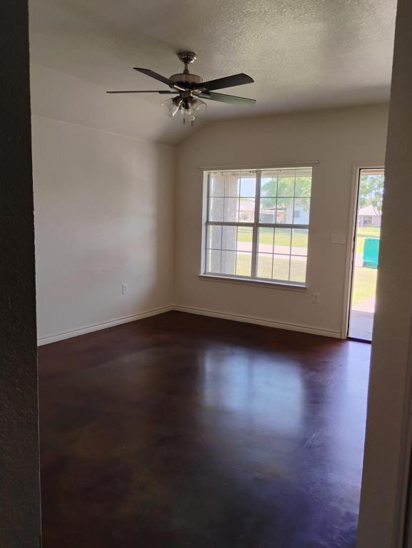 102 1/2 Surrey Ln 200 B - 102 1/2 Surrey Ln 200 B House