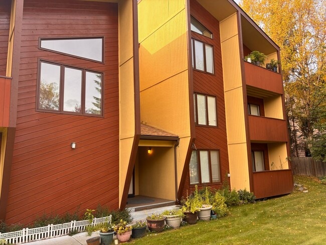 Building Photo - 1931 Congress Cir Unit 4 Rental