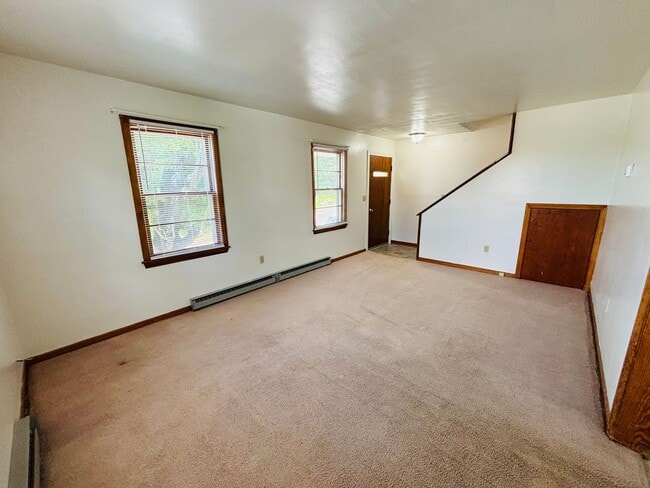 Photo - 515 Quesenberry St