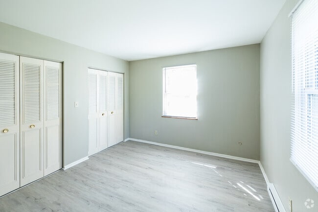 1BR, 1BA - 672SF - Bedroom - MILLSTONE APARTMENTS