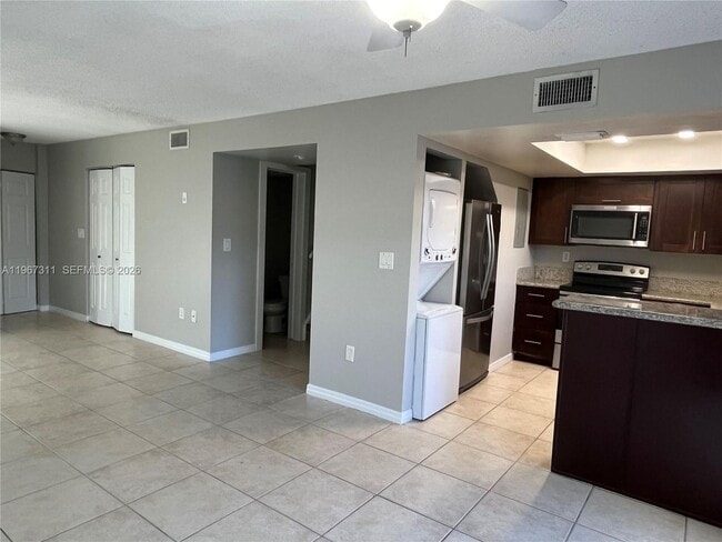 Photo - 5150 Lake Loop Rd