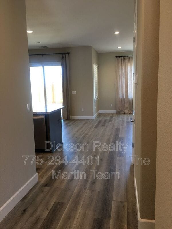 Photo - 306 Commodore Dr