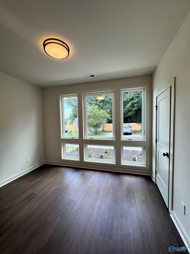 Photo - 2504 Freeman Rd SW