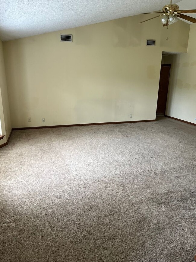 Photo - 108 Cambray Cir