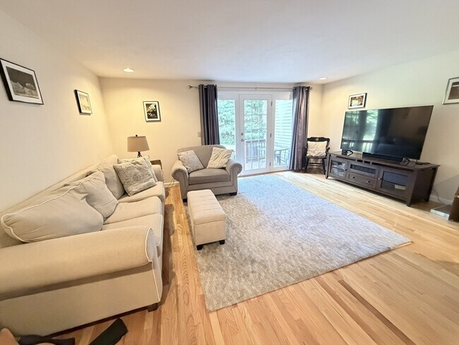 Photo - 131 Bellwood Cir