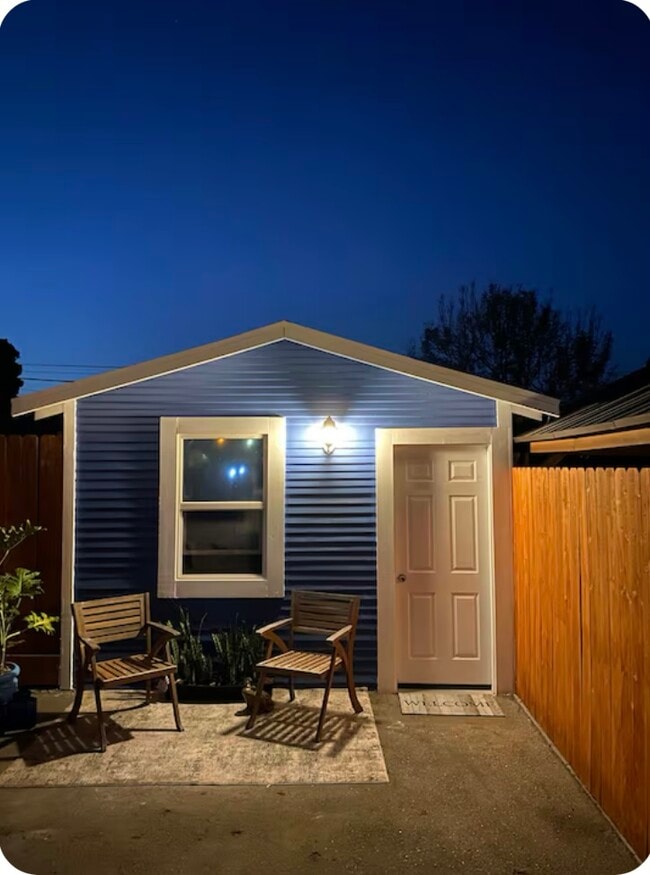 Photo - 107 E Barnett St Unidad Coastal Cottage