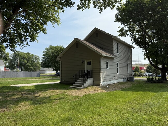 Photo - 512 Blackman St
