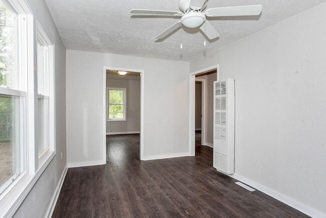 Photo - 1226-1222 Shakespeare Ave