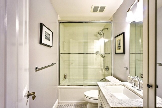 Photo - 10 Charlesgate E Unit 503