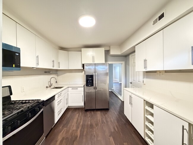 Photo - 3503 W Dickens Ave Unit J08P