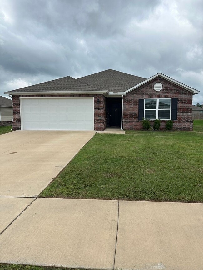 Photo - Relaxed Living Starts Here – Modern 3 Bed, 2 Bath Home in Somerset