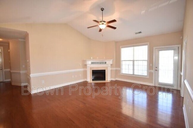 Photo - 1912 Harcourt Cir