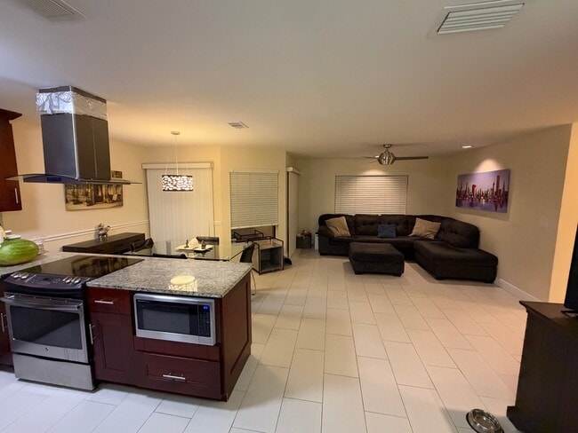 8455 Shadow Ct