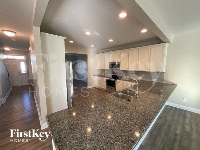 Photo - 499 Royal Oak Ln