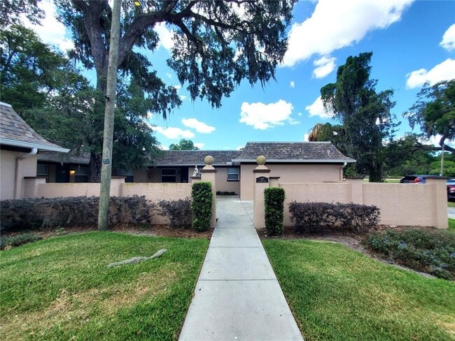 Building Photo - 107 W Clay Ave Rental