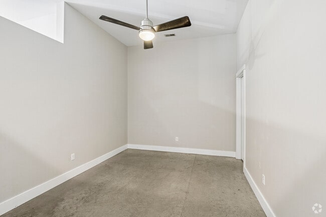 2BR, 2BA - 1,095SF - Bedroom