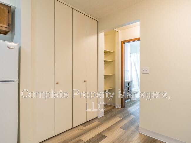 Photo - 302 Franke St