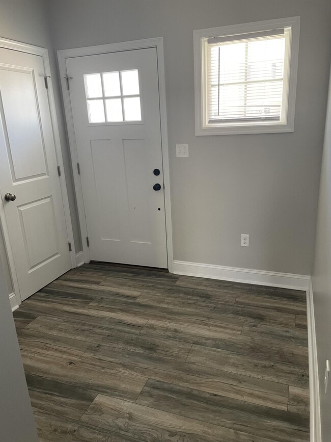 Photo - 1179 Commonwealth Cir